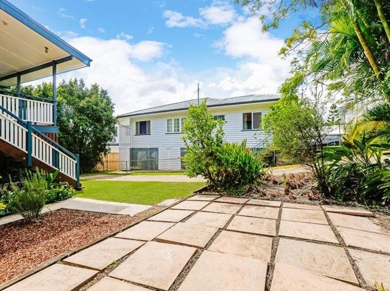 17 Pembroke Road, Coorparoo - Thumbnail 4
