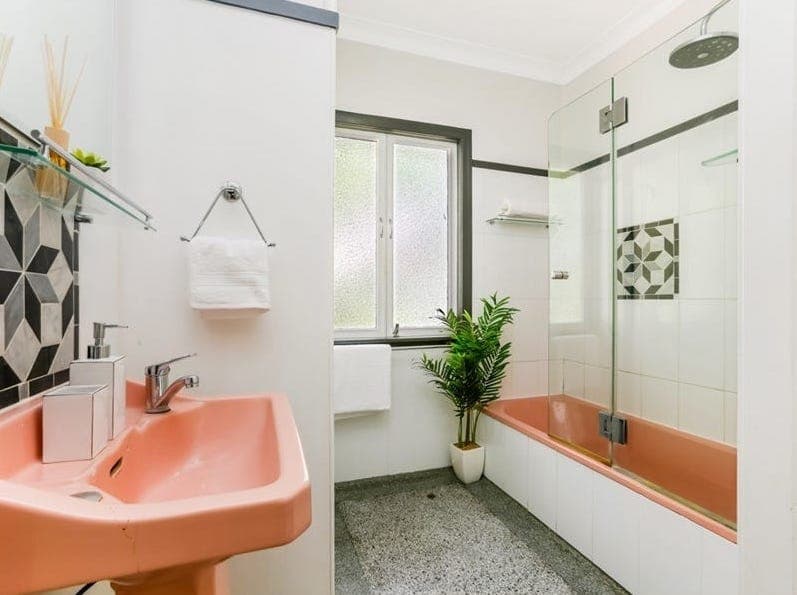 17 Pembroke Road, Coorparoo - Thumbnail 7