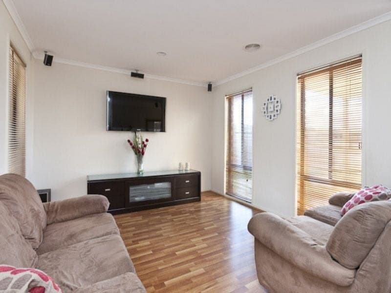 5 Nandaly Place Cranbourne West VIC, Cranbourne West - Thumbnail 3