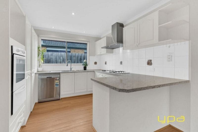 55 Breamlea Way, CRANBOURNE WEST, Cranbourne West - Thumbnail 5