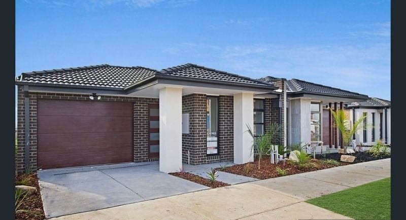 18 Pamplona Way, Clyde North, Clyde North - Image 1