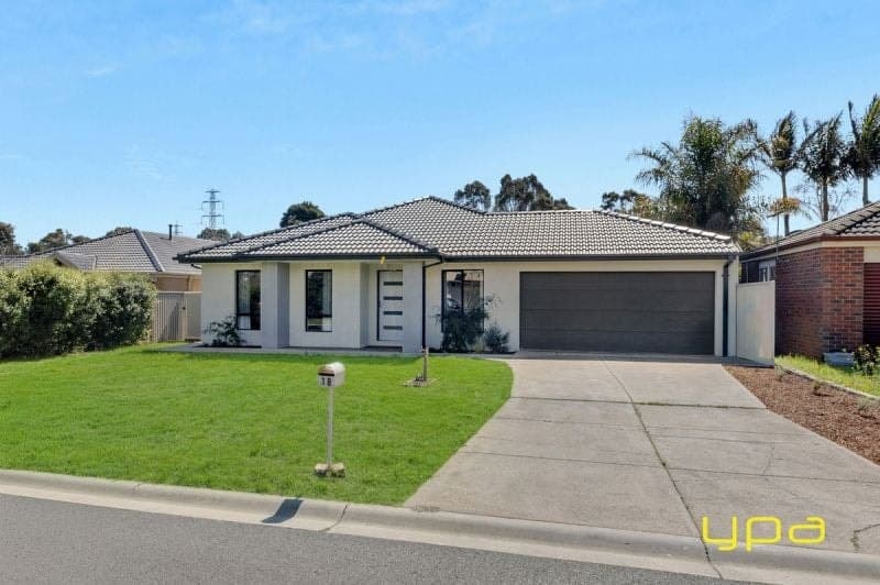 18 Hazelmere Avenue, Cranbourne West, Cranbourne West - Image 1