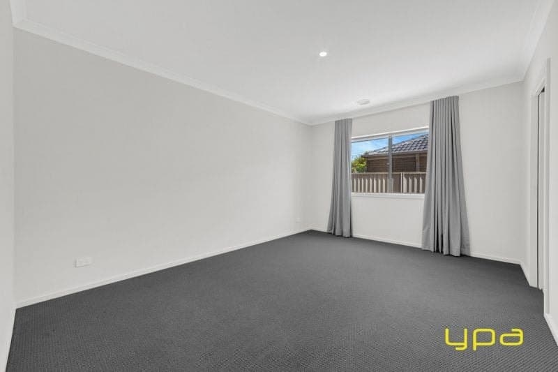 18 Hazelmere Avenue, Cranbourne West, Cranbourne West - Thumbnail 3