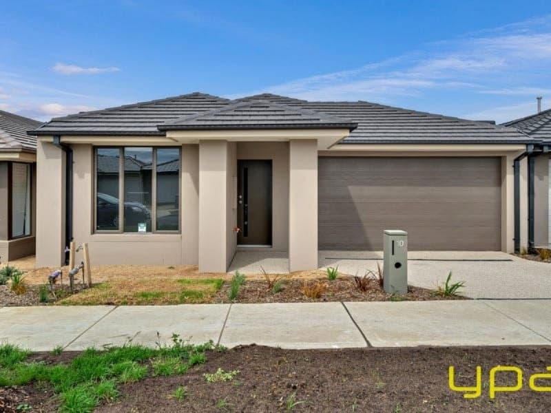 10 Midfield Way, CLYDE, Clyde - Image 1