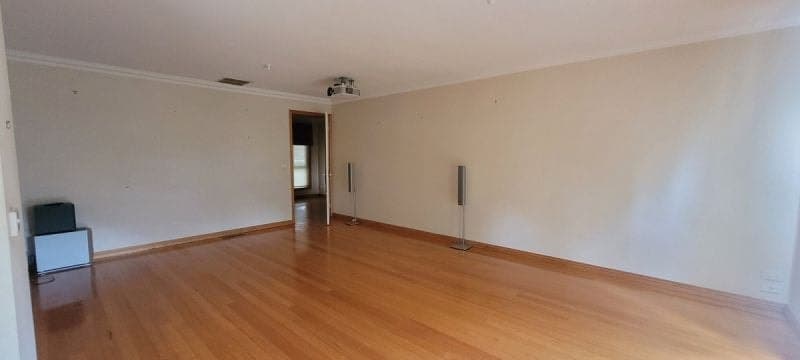 22 St Bernards Crescent, Lynbrook, Lynbrook - Thumbnail 2