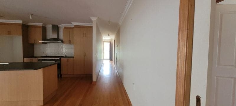 22 St Bernards Crescent, Lynbrook, Lynbrook - Thumbnail 6