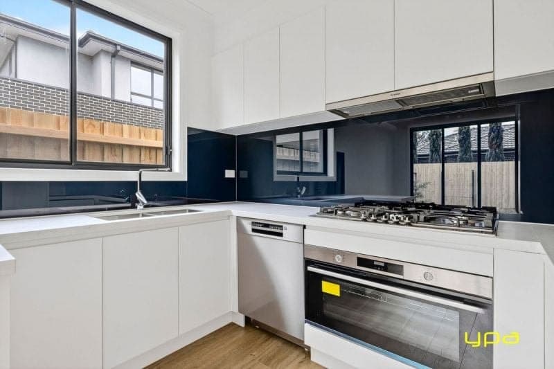 1/24 Longbourne Avenue Notting Hill VIC, Notting Hill - Thumbnail 2