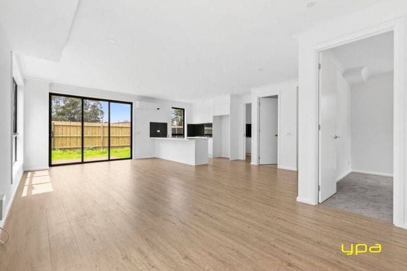 2/24 Longbourne Avenue Notting Hill VIC, Notting Hill - Thumbnail 2