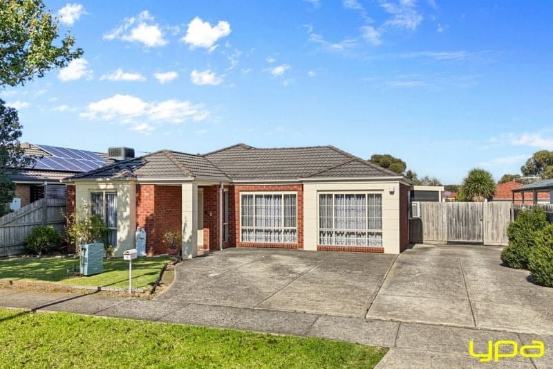 16 Taplan Crescent, Cranbourne West, Cranbourne West - Image 1