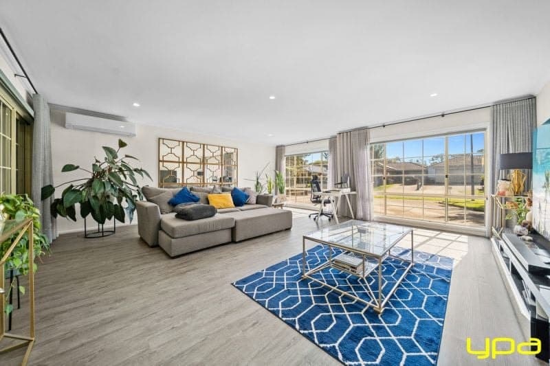 16 Taplan Crescent, Cranbourne West, Cranbourne West - Thumbnail 4