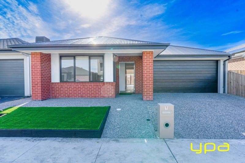7 Chivers Crescent, Officer, Officer - Image 1