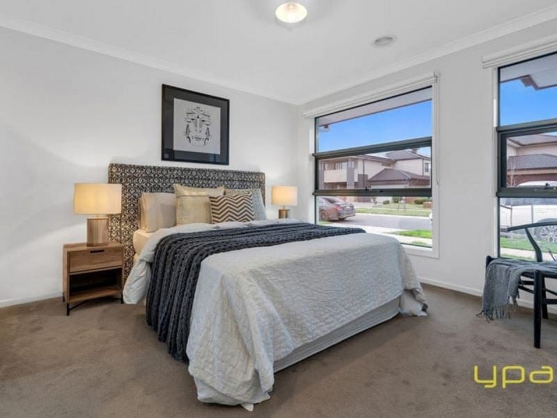5 Cortajalla Avenue CLYDE NORTH VIC, Clyde North - Thumbnail 2