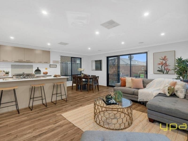 5 Cortajalla Avenue CLYDE NORTH VIC, Clyde North - Thumbnail 3