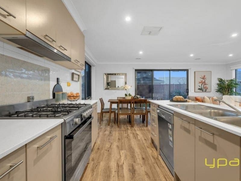 5 Cortajalla Avenue CLYDE NORTH VIC, Clyde North - Thumbnail 4