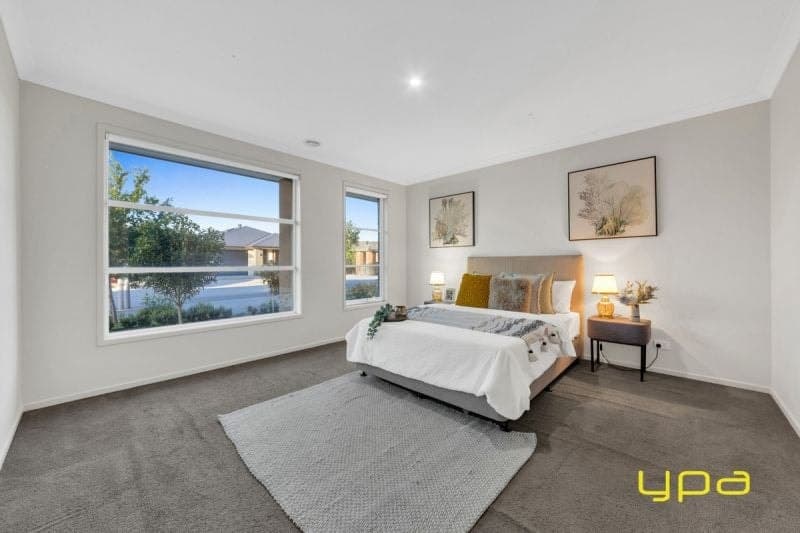 10 Walhallow Drive, Clyde North, Clyde North - Thumbnail 2