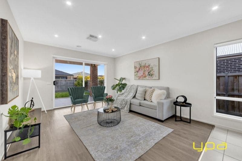10 Walhallow Drive, Clyde North, Clyde North - Thumbnail 7