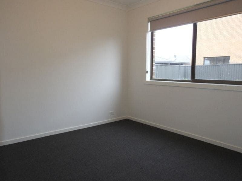 7 Almondbank Road Cranbourne East VIC, Cranbourne East - Thumbnail 6