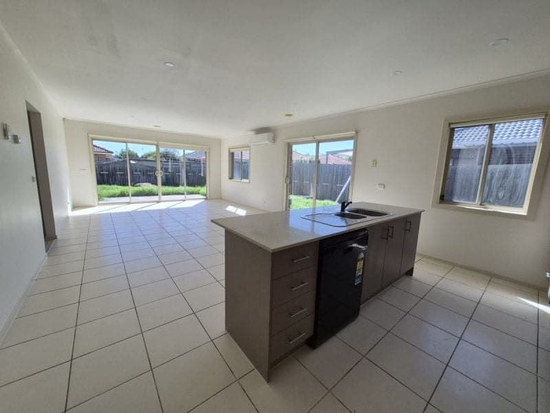12 Sandalwood Drive Pakenham VIC, Pakenham - Thumbnail 8