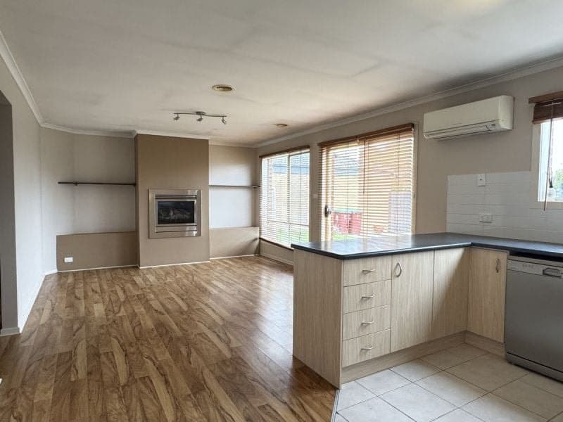 2 Karwarren Way, Cranbourne West, Cranbourne West - Thumbnail 3