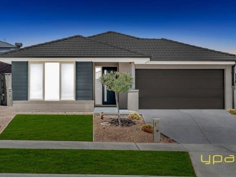 41 Moroak Crescent, CLYDE NORTH, Clyde North - Image 1