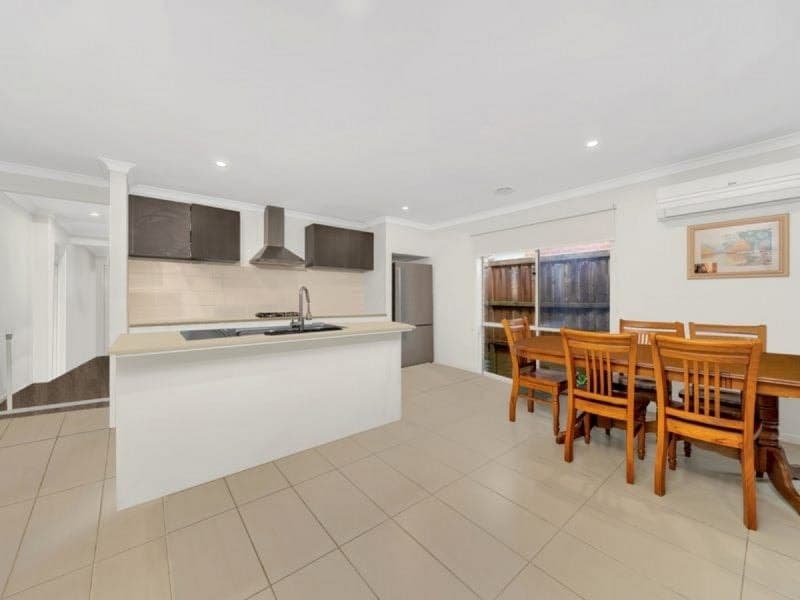 41 Moroak Crescent, CLYDE NORTH, Clyde North - Thumbnail 2