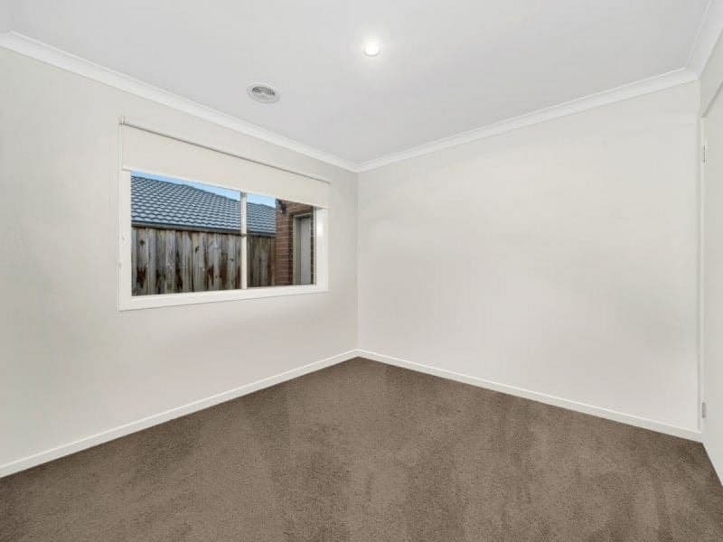 41 Moroak Crescent, CLYDE NORTH, Clyde North - Thumbnail 7