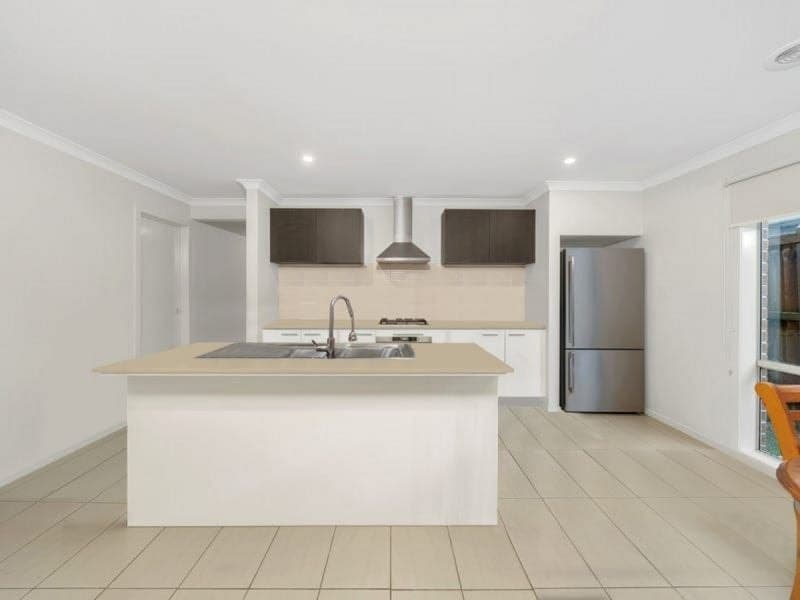 41 Moroak Crescent, CLYDE NORTH, Clyde North - Thumbnail 8