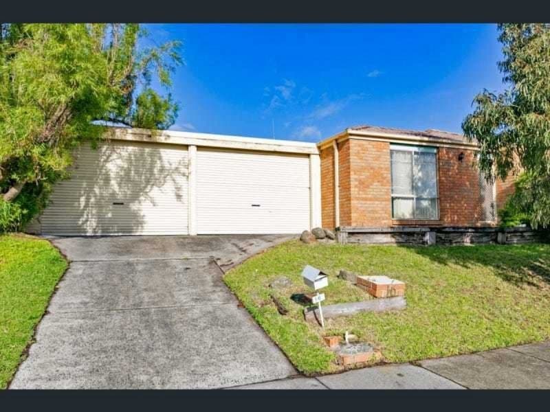 16 Hamilton Drive, CRANBOURNE NORTH, Cranbourne North - Image 1