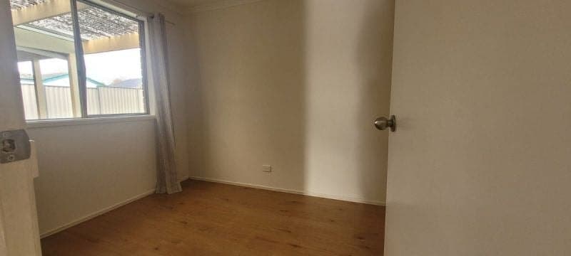 16 Hamilton Drive, CRANBOURNE NORTH, Cranbourne North - Thumbnail 5
