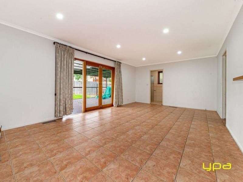 9 Bristol Court NOBLE PARK VIC, Noble Park - Thumbnail 2