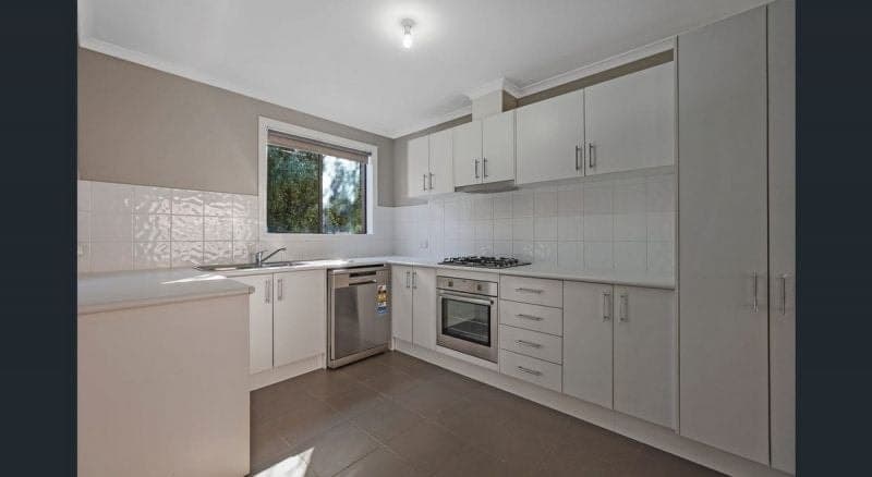 55 Fallingwater Drive, Pakenham, Pakenham - Thumbnail 4