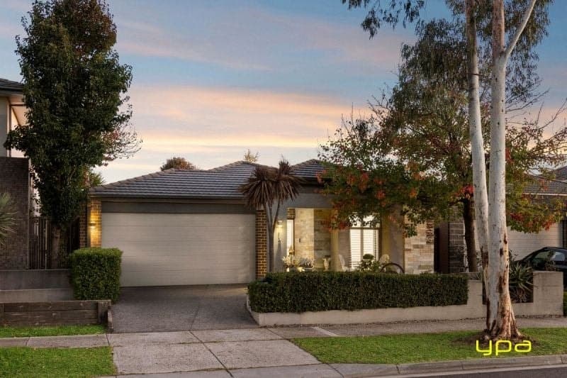 12 Percheron Way, Clyde North, Clyde North - Image 1