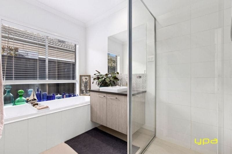 12 Percheron Way, Clyde North, Clyde North - Thumbnail 8