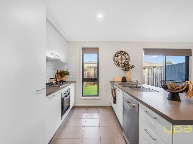 76 Green Gully Road, CLYDE, Clyde - Thumbnail 3