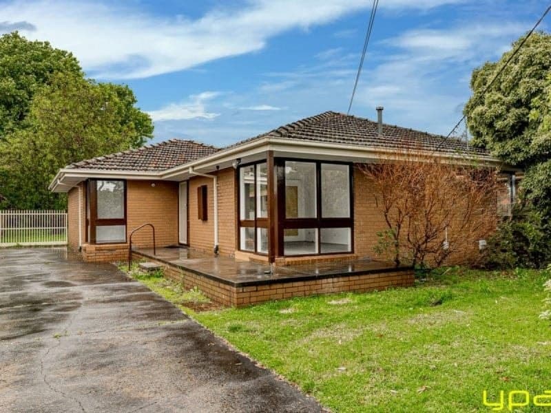 16 Rosalie Avenue, CRANBOURNE, Cranbourne - Image 1