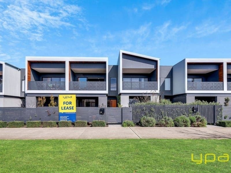 48 Spirit Boulevard CRANBOURNE EAST VIC, Cranbourne East - Thumbnail 2
