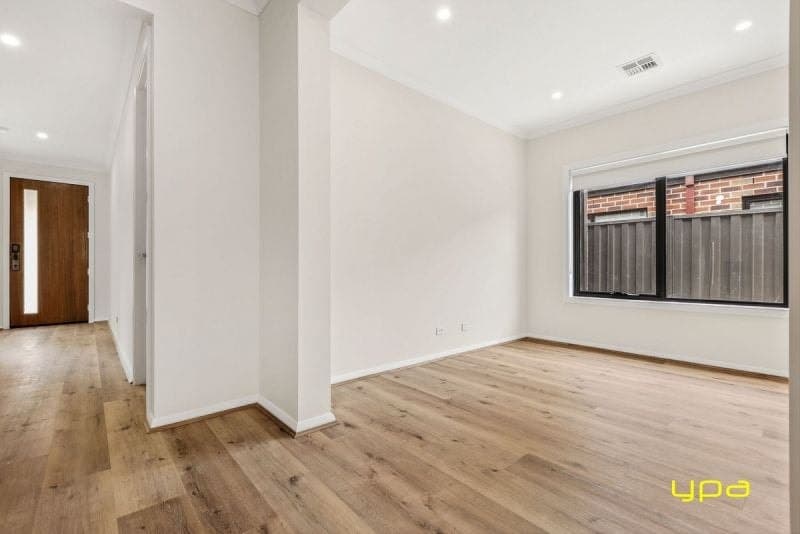 8 Pembrokeshire Loop, Clyde, Clyde - Thumbnail 2