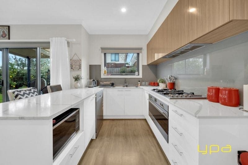 8 Gordal Court, Lynbrook, Lynbrook - Thumbnail 6