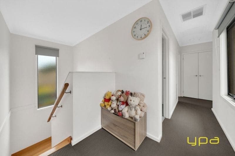 8 Gordal Court, Lynbrook, Lynbrook - Thumbnail 8