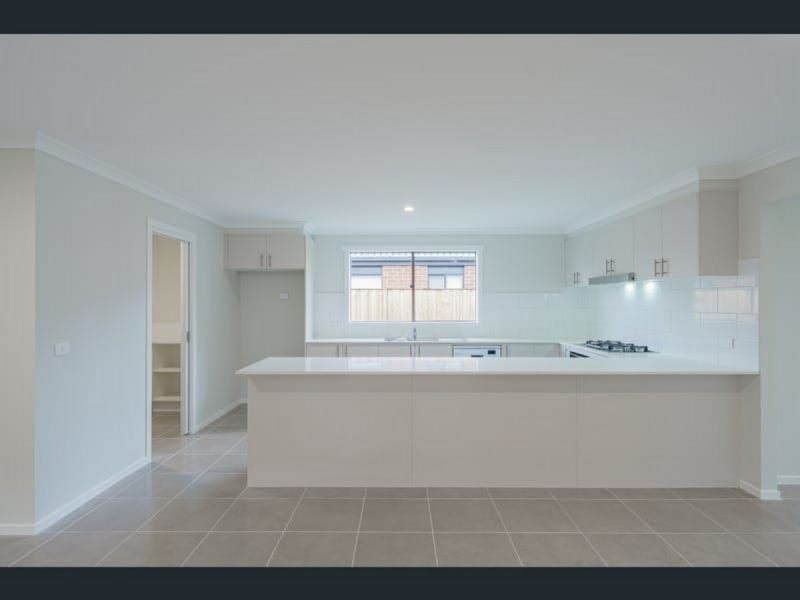 41 Elwood Avenue Pakenham VIC, Pakenham - Thumbnail 3