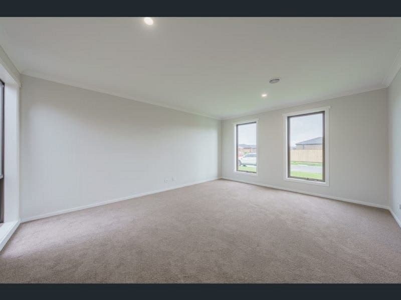 41 Elwood Avenue Pakenham VIC, Pakenham - Thumbnail 4