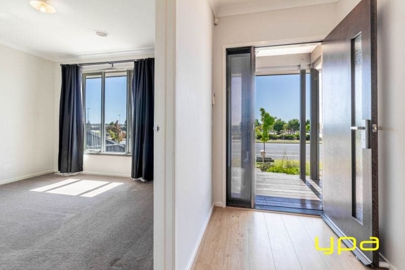 37 Bradman Drive, Cranbourne West, Cranbourne West - Thumbnail 4