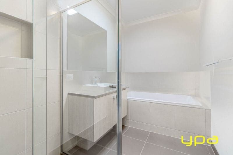 37 Bradman Drive, Cranbourne West, Cranbourne West - Thumbnail 7
