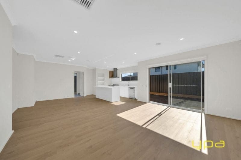 26 Athenaeum Avenue Clyde North VIC, Clyde North - Thumbnail 4