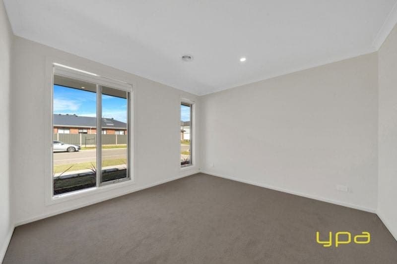 26 Athenaeum Avenue Clyde North VIC, Clyde North - Thumbnail 5