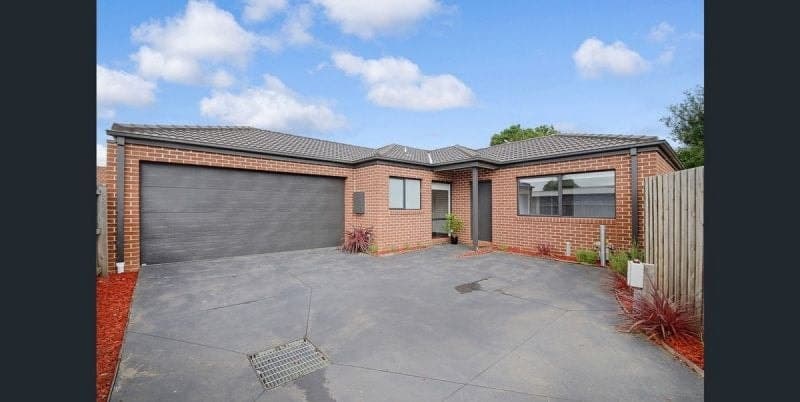 5A Wadsley Avenue Pakenham VIC, Pakenham - Image 1