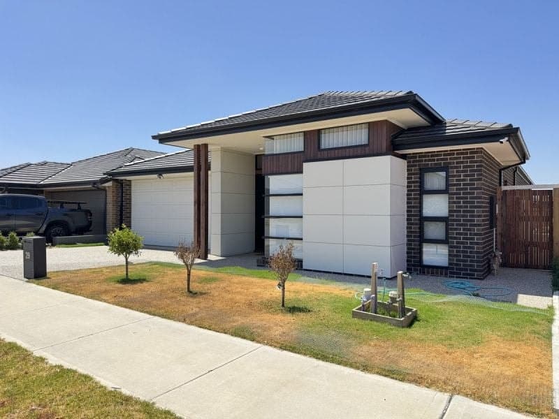 29 Vivaldi Drive Junction Village VIC, Junction Village - Thumbnail 2