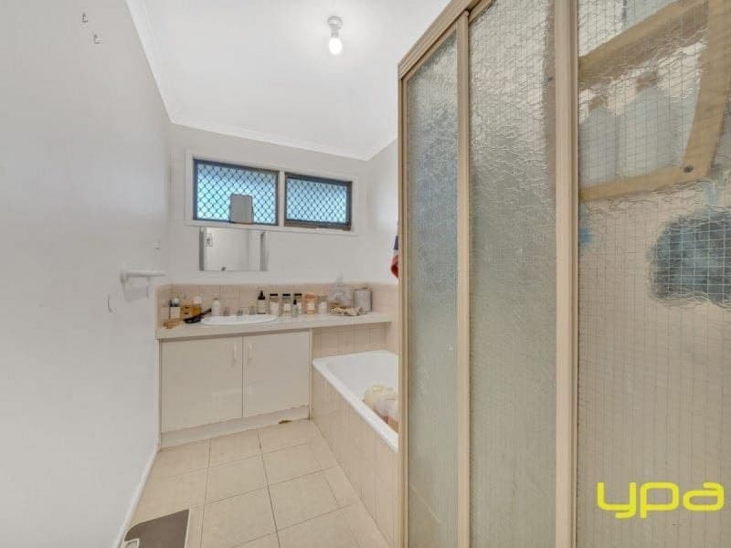 2 Elandra Way, CRANBOURNE WEST, Cranbourne West - Thumbnail 5