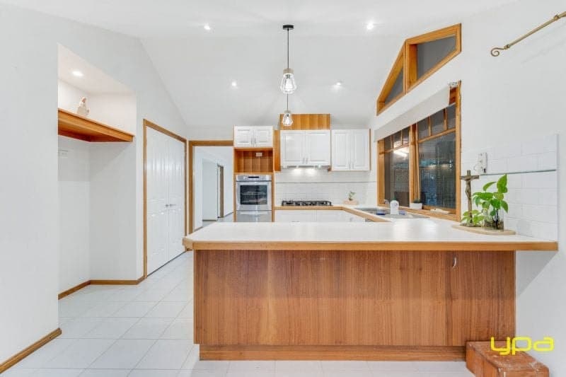 18 Breamlea Way, Cranbourne West, Cranbourne West - Thumbnail 5