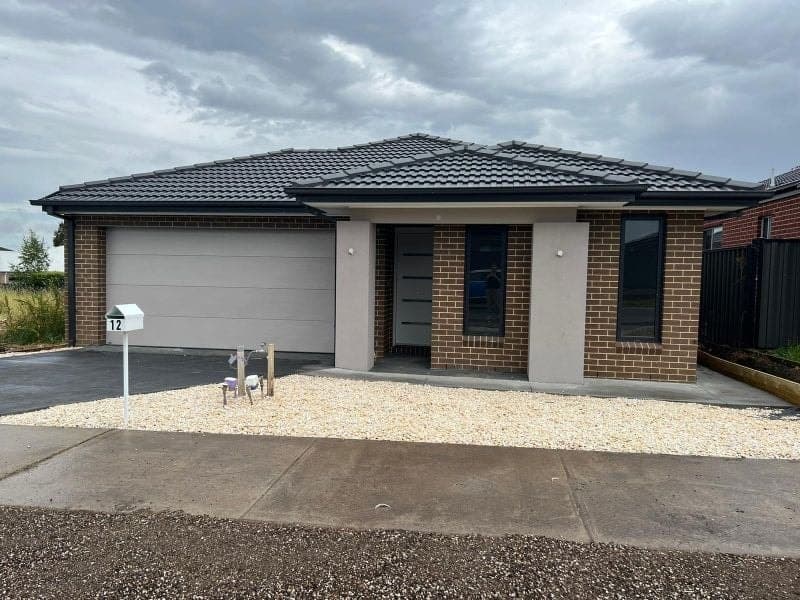 12 Salim Way, Clyde North, Clyde North - Image 1